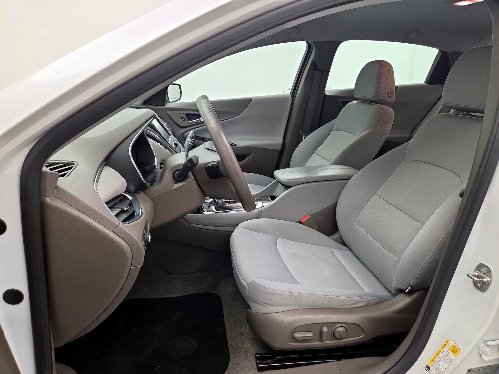 Power Seat(s) & Side Airbags