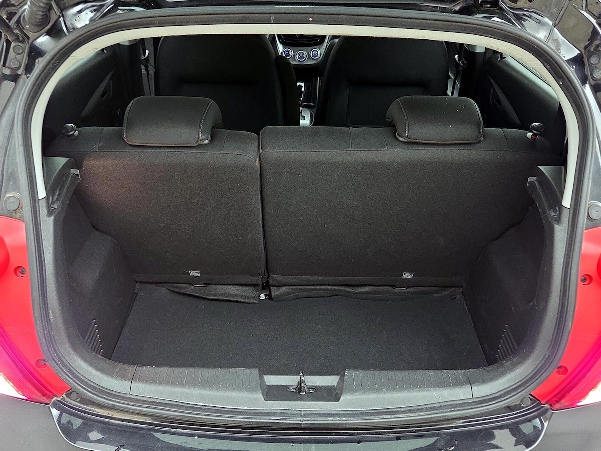Trunk/Cargo (Seats Up)