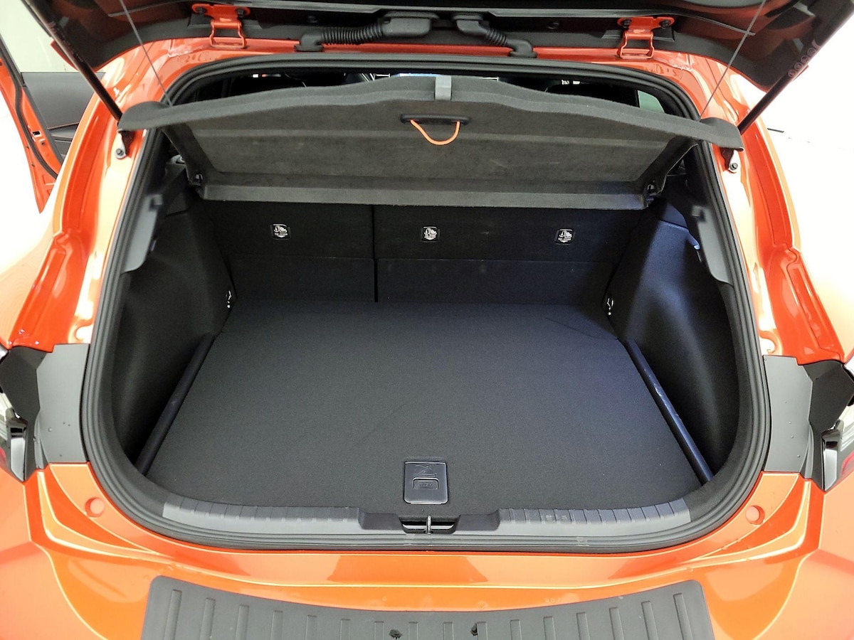 Trunk/Cargo (Seats Up)