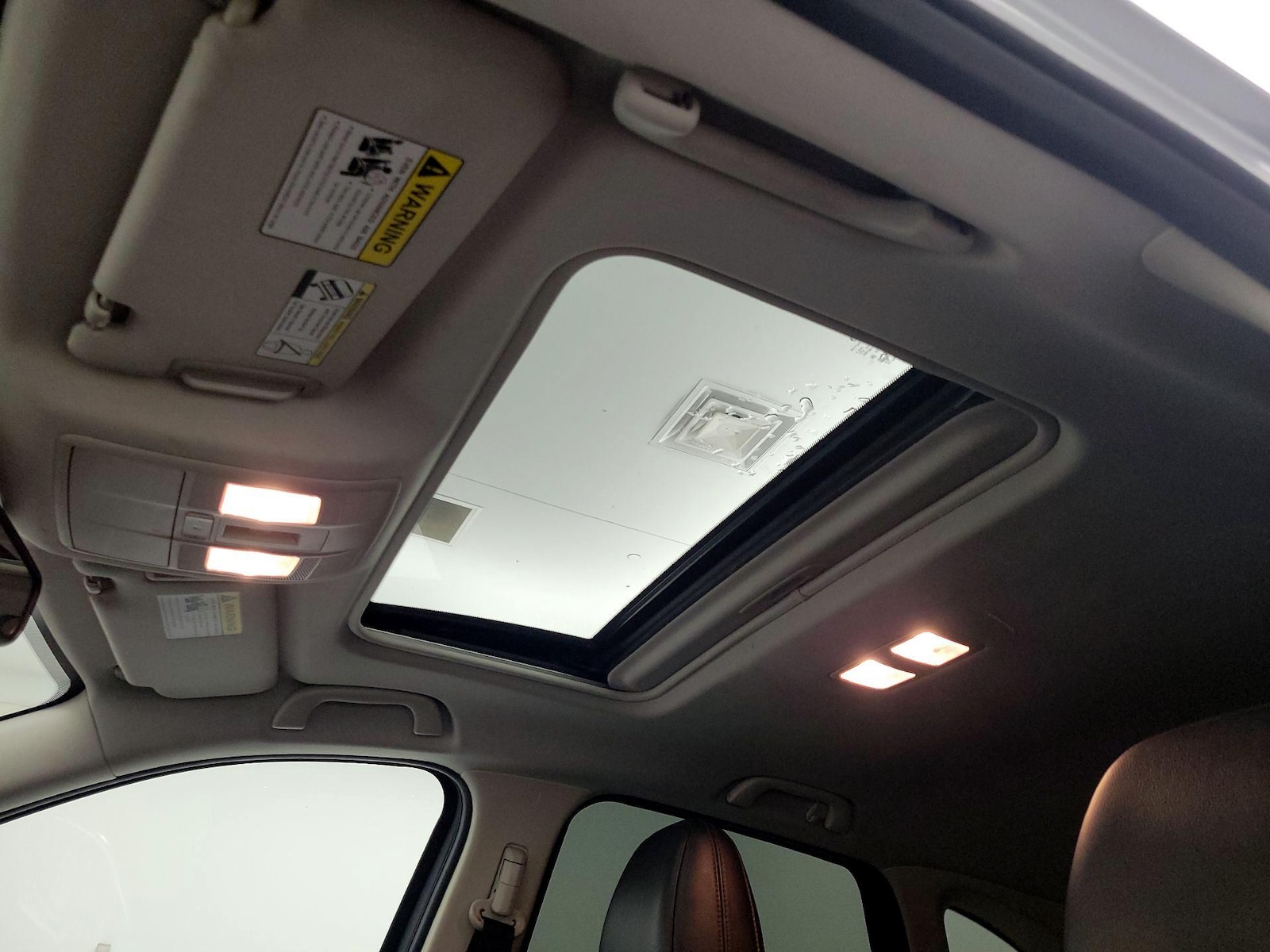 Sunroof(s) & Overhead Airbags