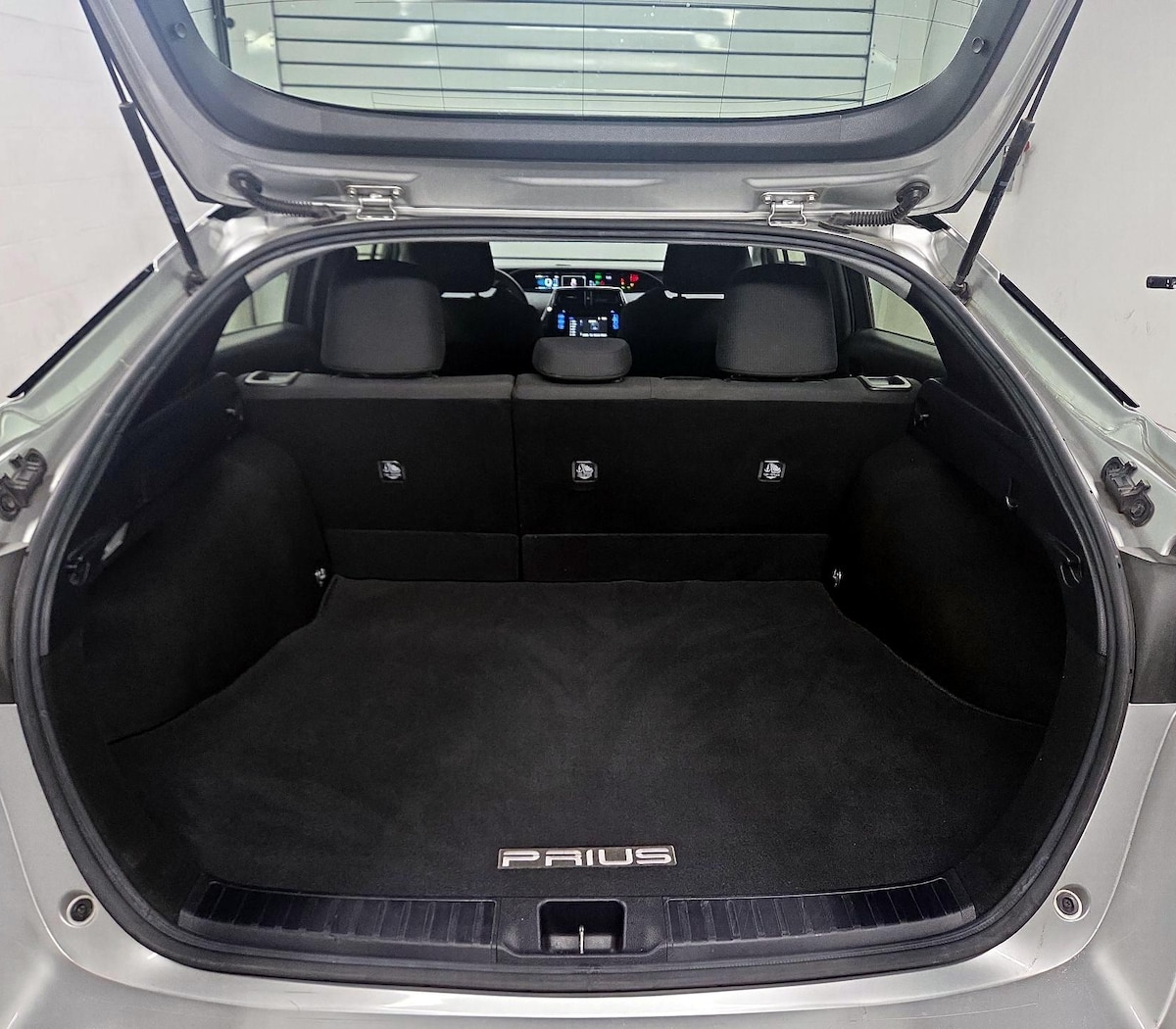 Trunk/Cargo (Seats Up)