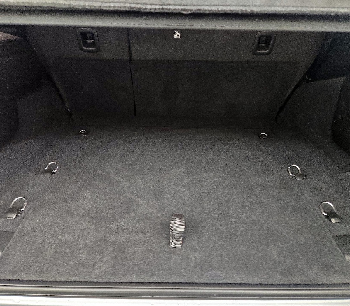 Trunk/Cargo (Seats Up)