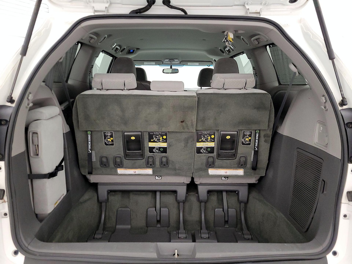 Trunk/Cargo (Seats Up)