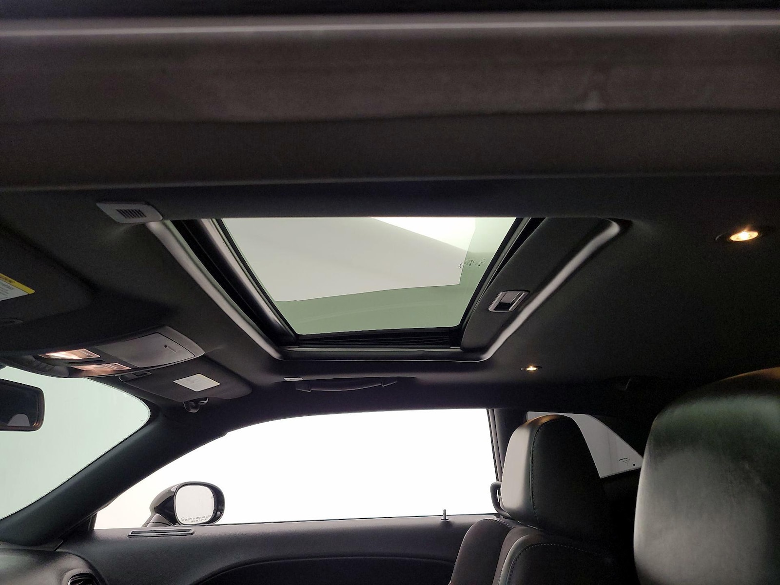 Sunroof(s) & Overhead Airbags