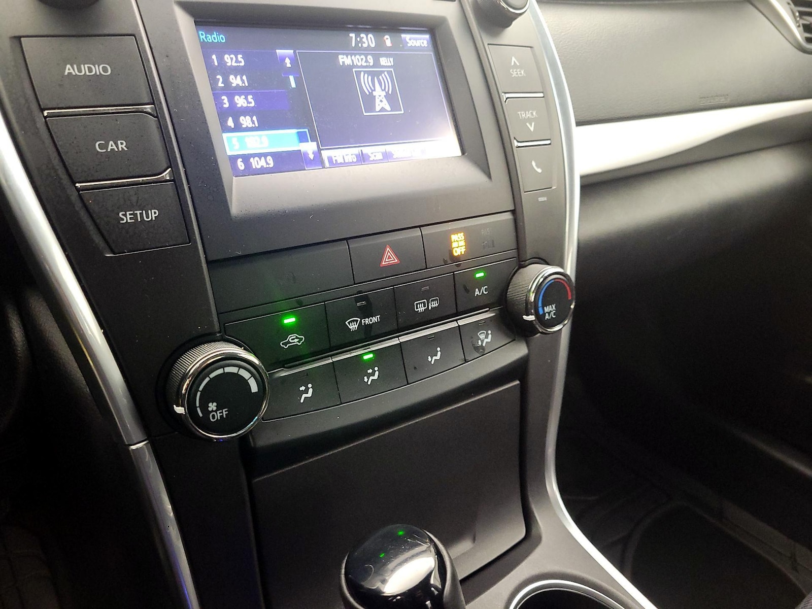 2016 Toyota Camry Special Edition - Photo 16
