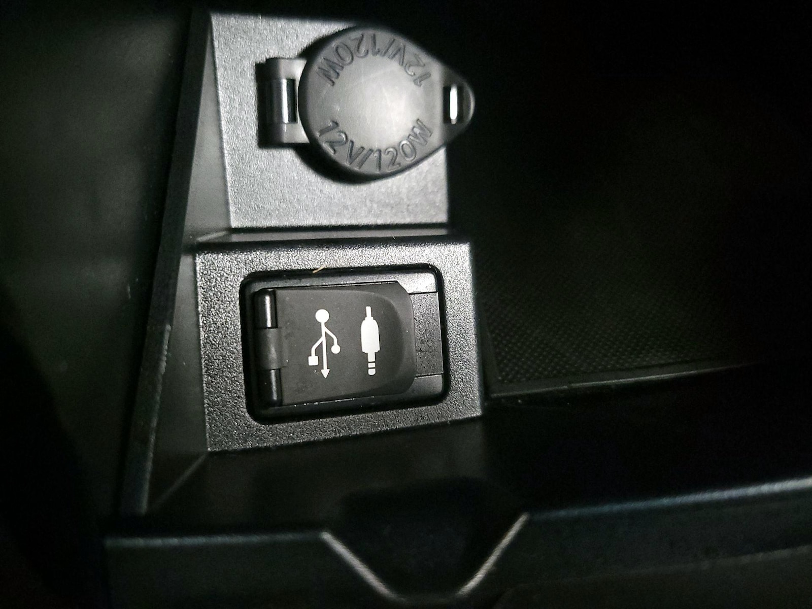 2016 Toyota Camry Special Edition - Photo 18
