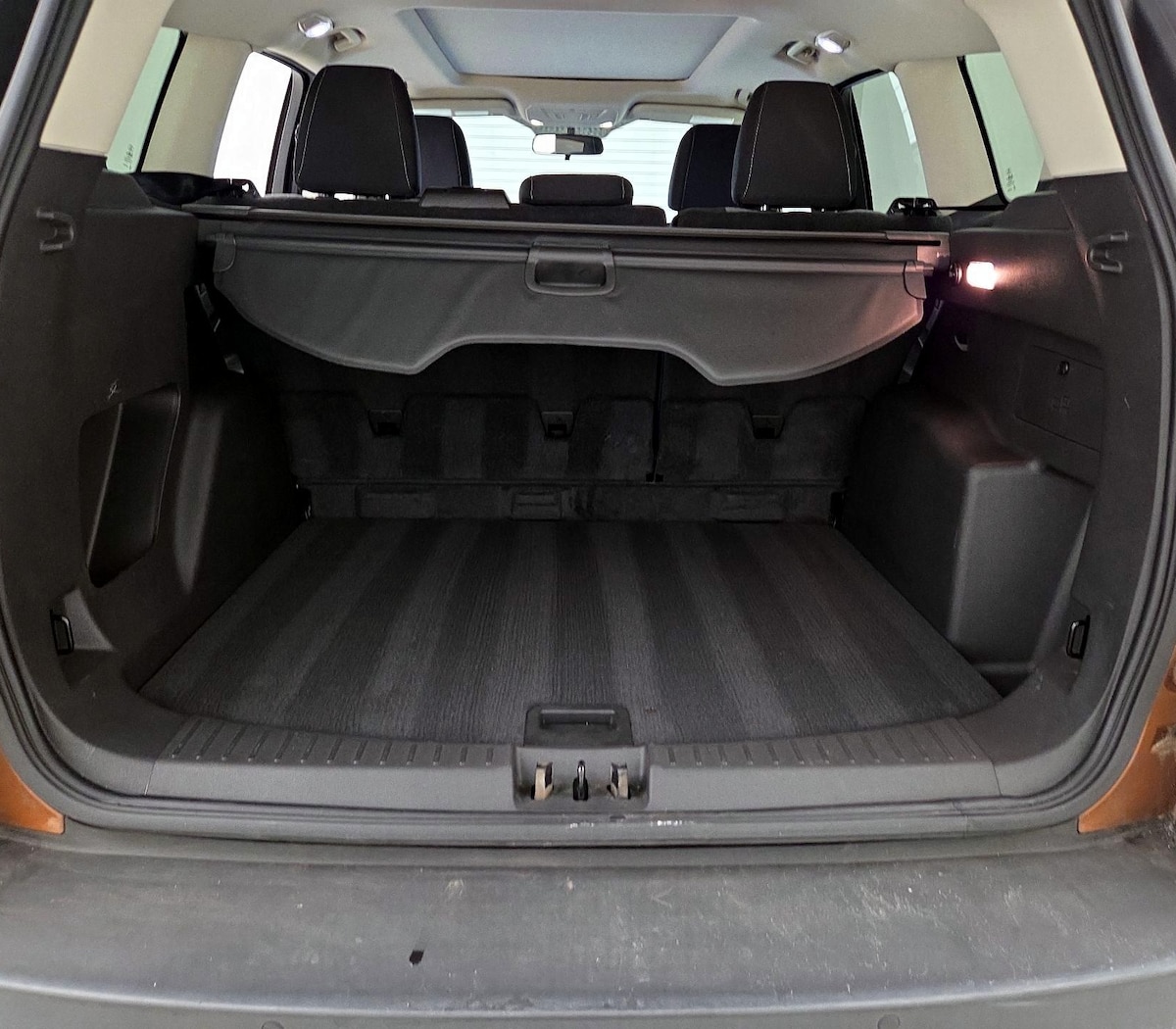 Trunk/Cargo (Seats Up)