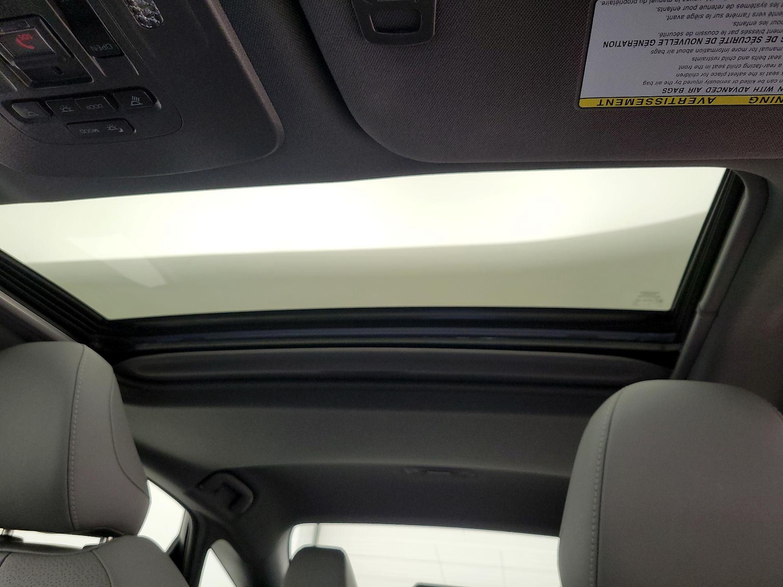 Sunroof(s) & Overhead Airbags