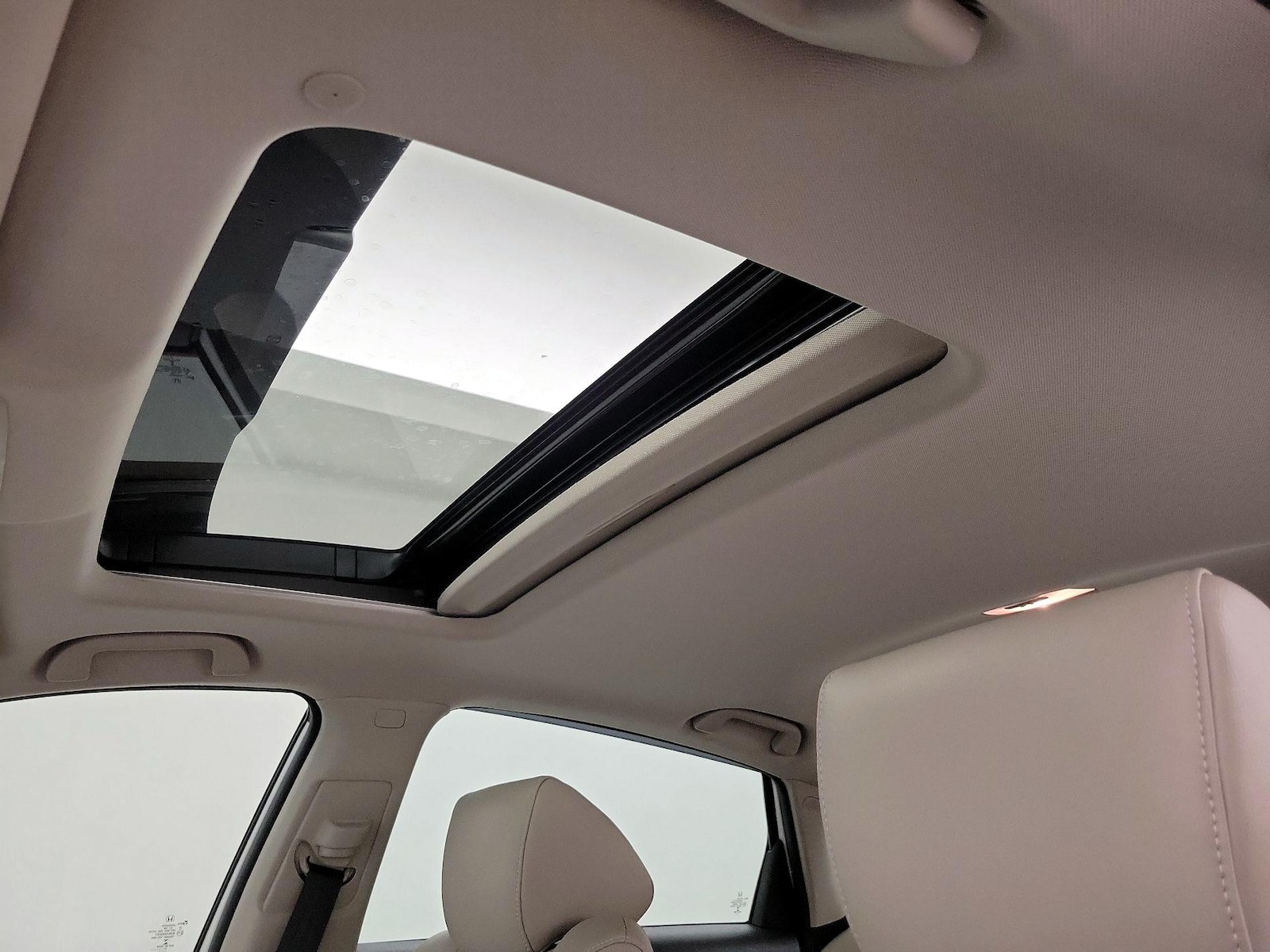 Sunroof(s) & Overhead Airbags