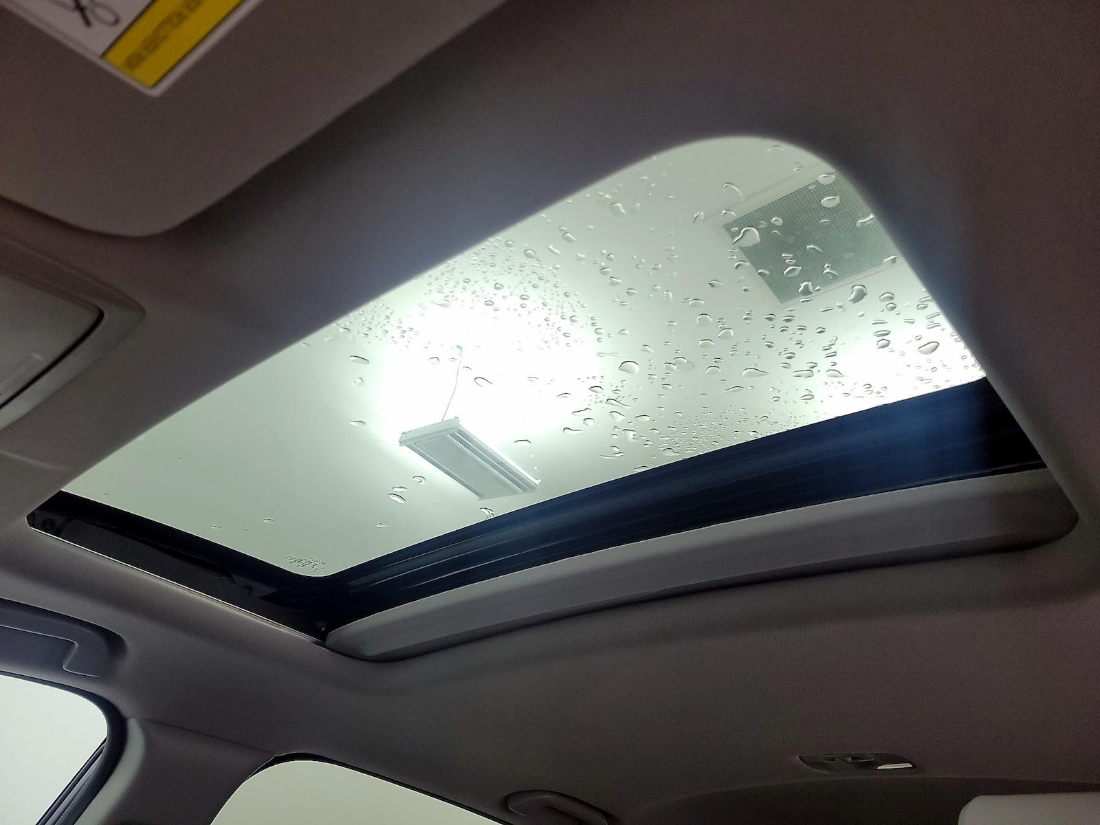Sunroof(s) & Overhead Airbags