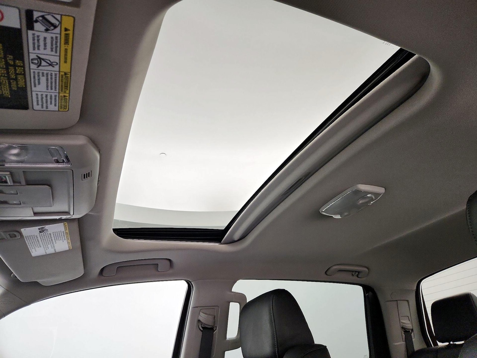 Sunroof(s) & Overhead Airbags