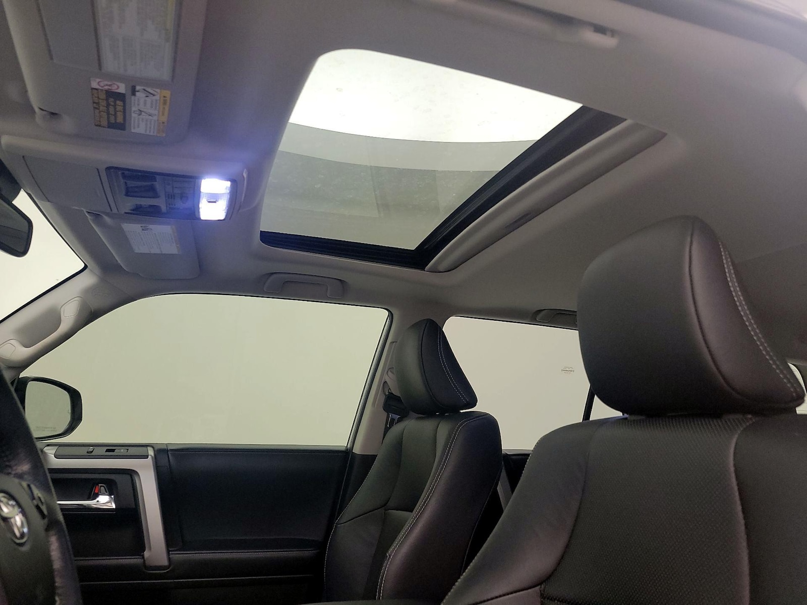 Sunroof(s) & Overhead Airbags