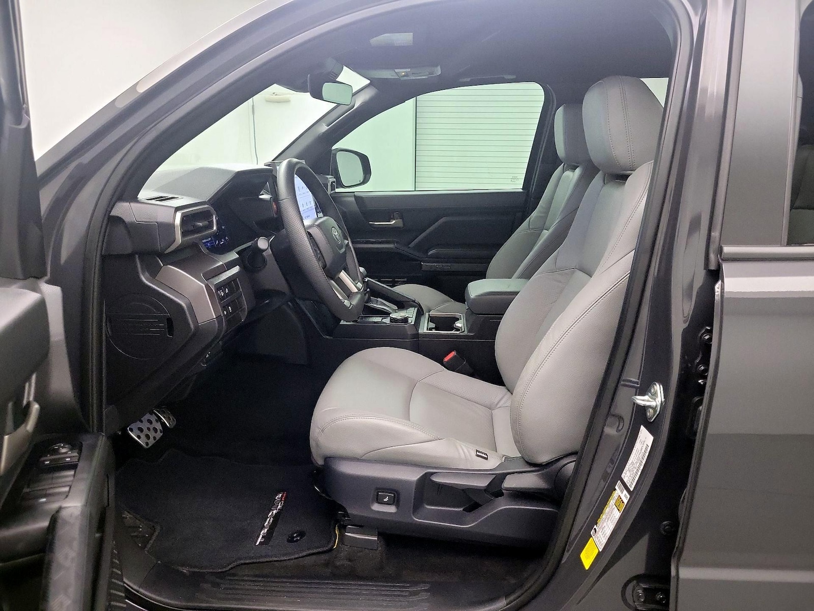 Side Airbags & Leatherette Seats