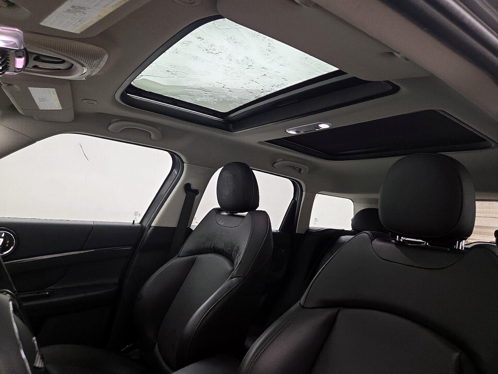 Panoramic Sunroof & Skylight(s)