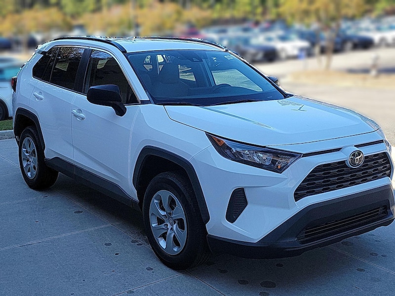 2020 Toyota RAV4 LE