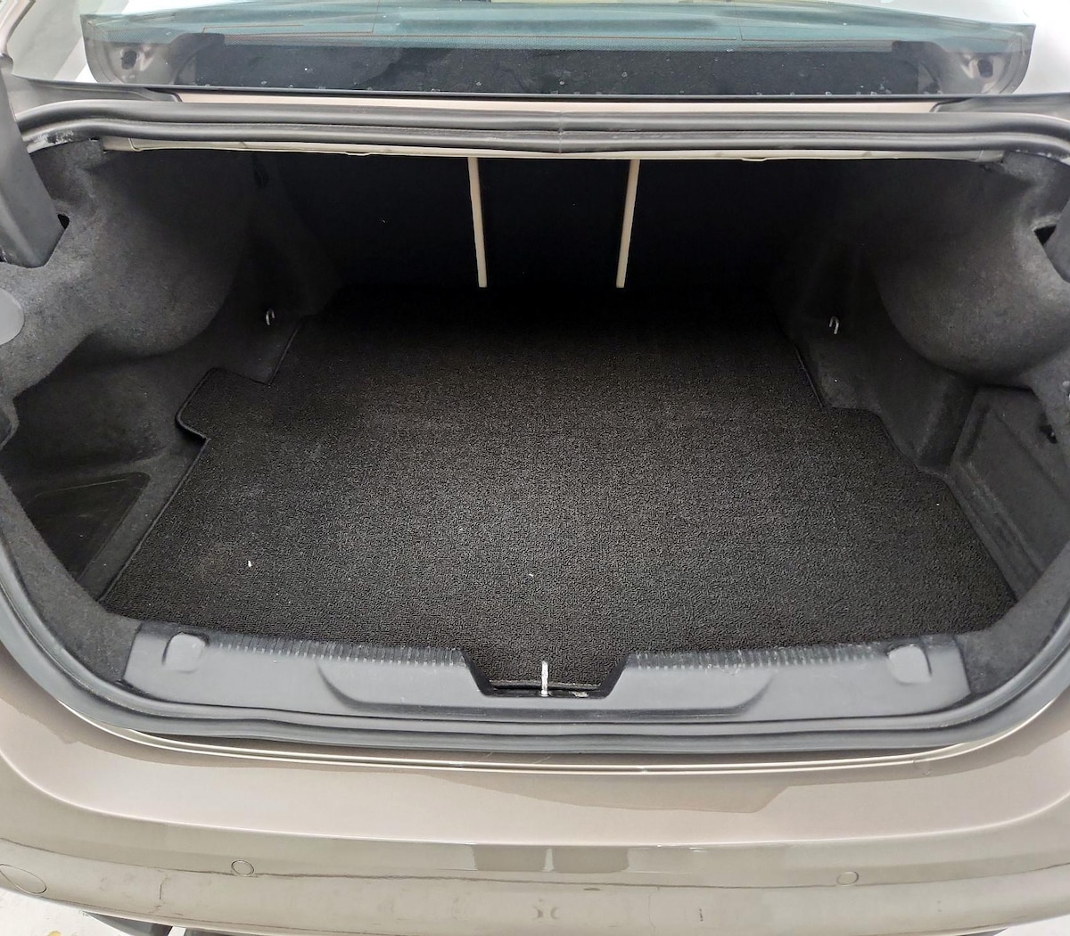 Trunk/Cargo (Seats Up)