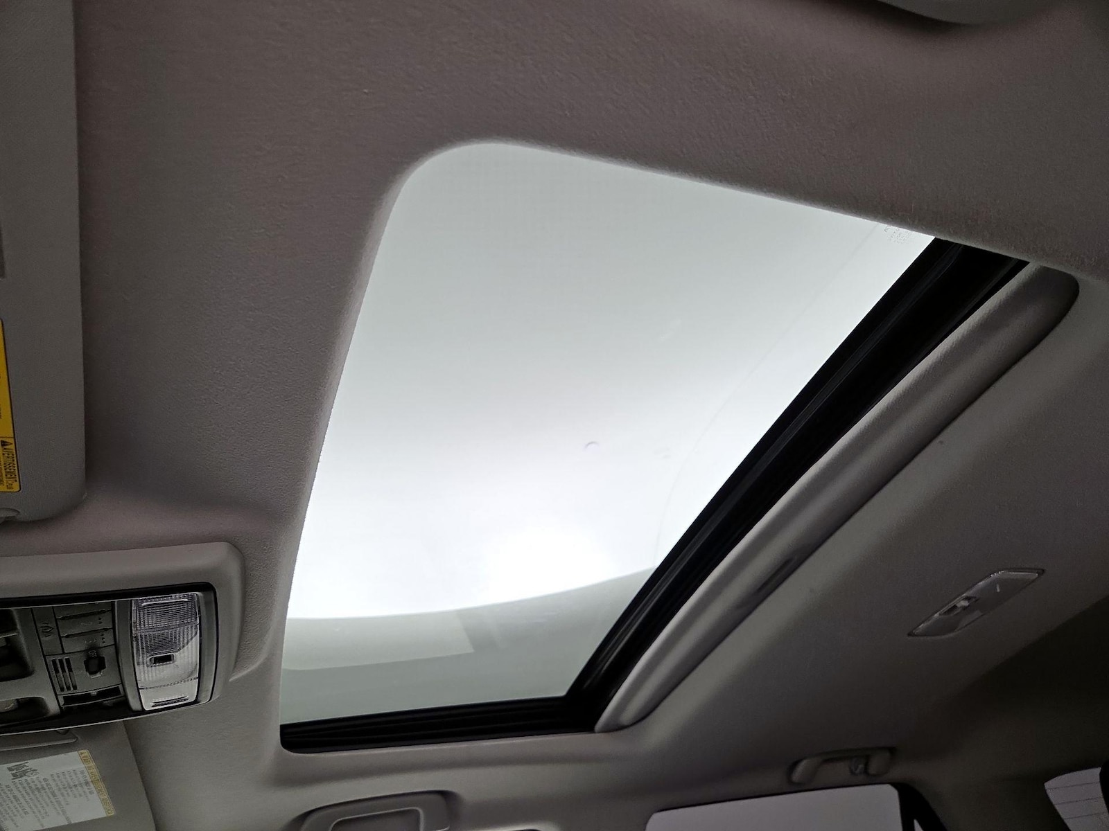 Sunroof(s) & Overhead Airbags