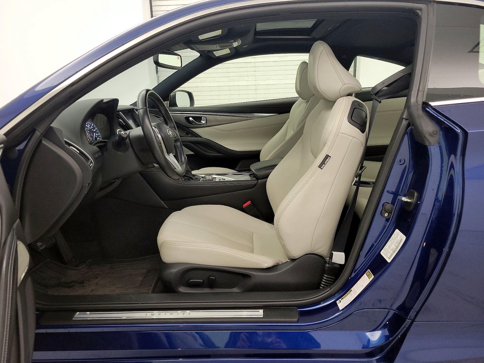 Power Seat(s) & Side Airbags