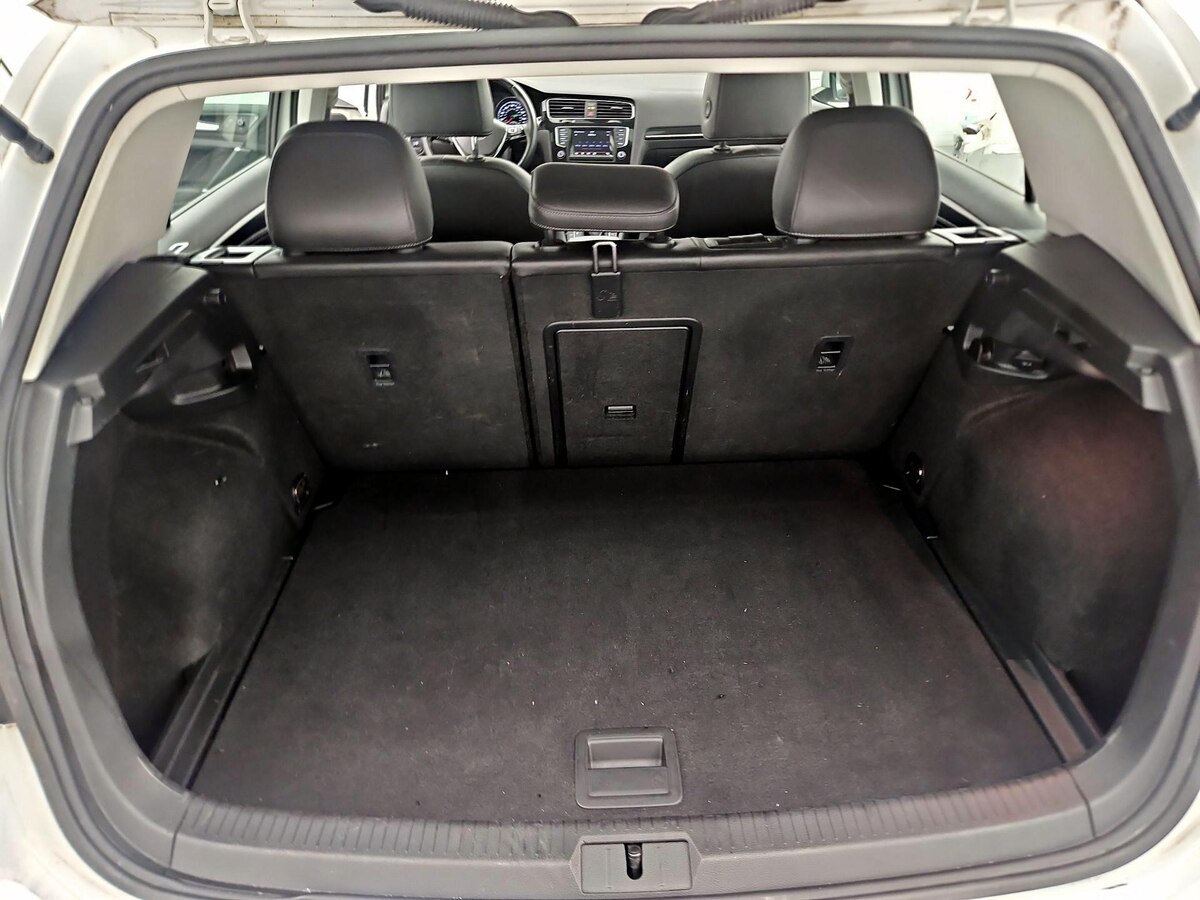 Trunk/Cargo (Seats Up)