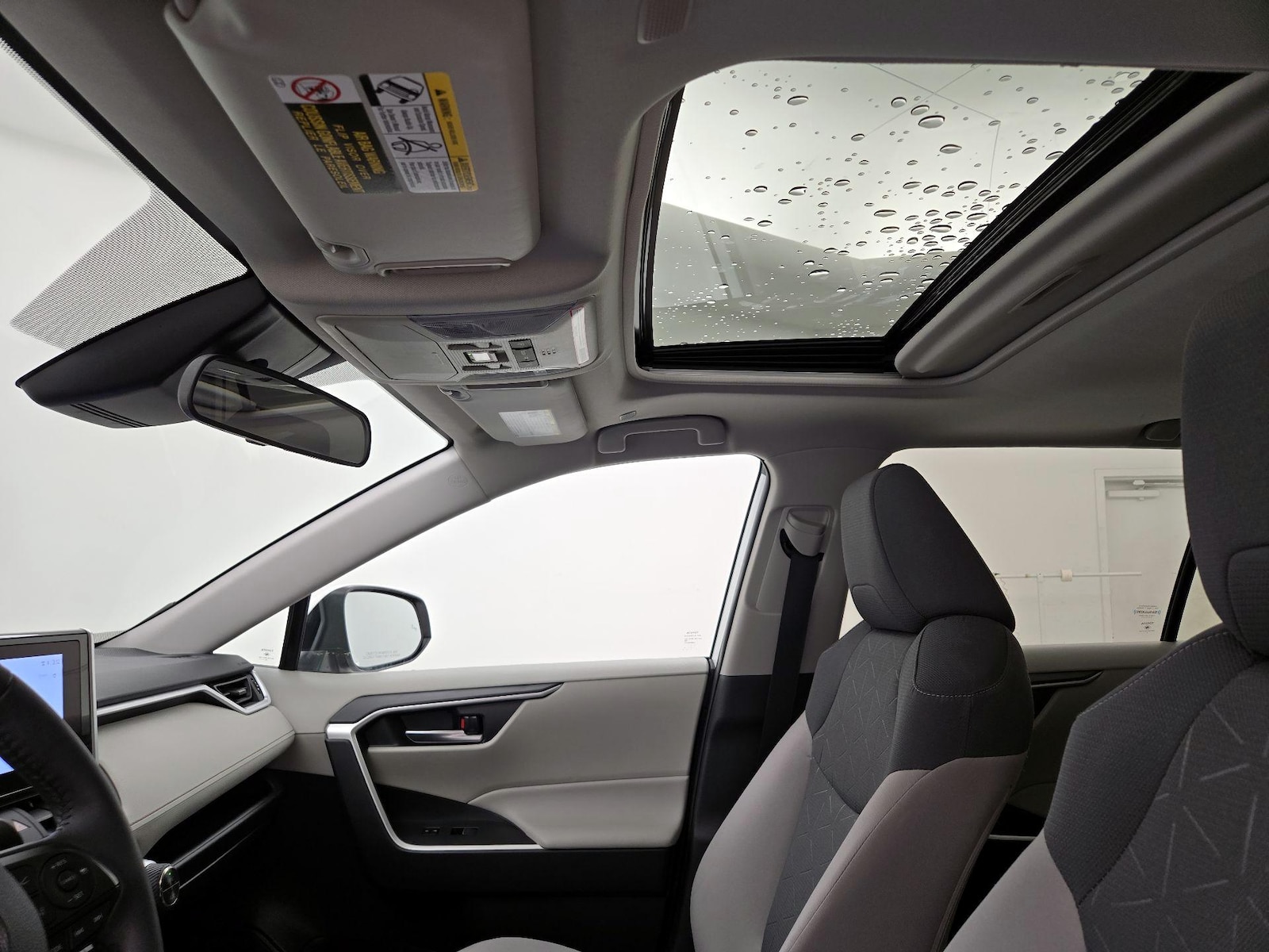 Sunroof(s) & Overhead Airbags