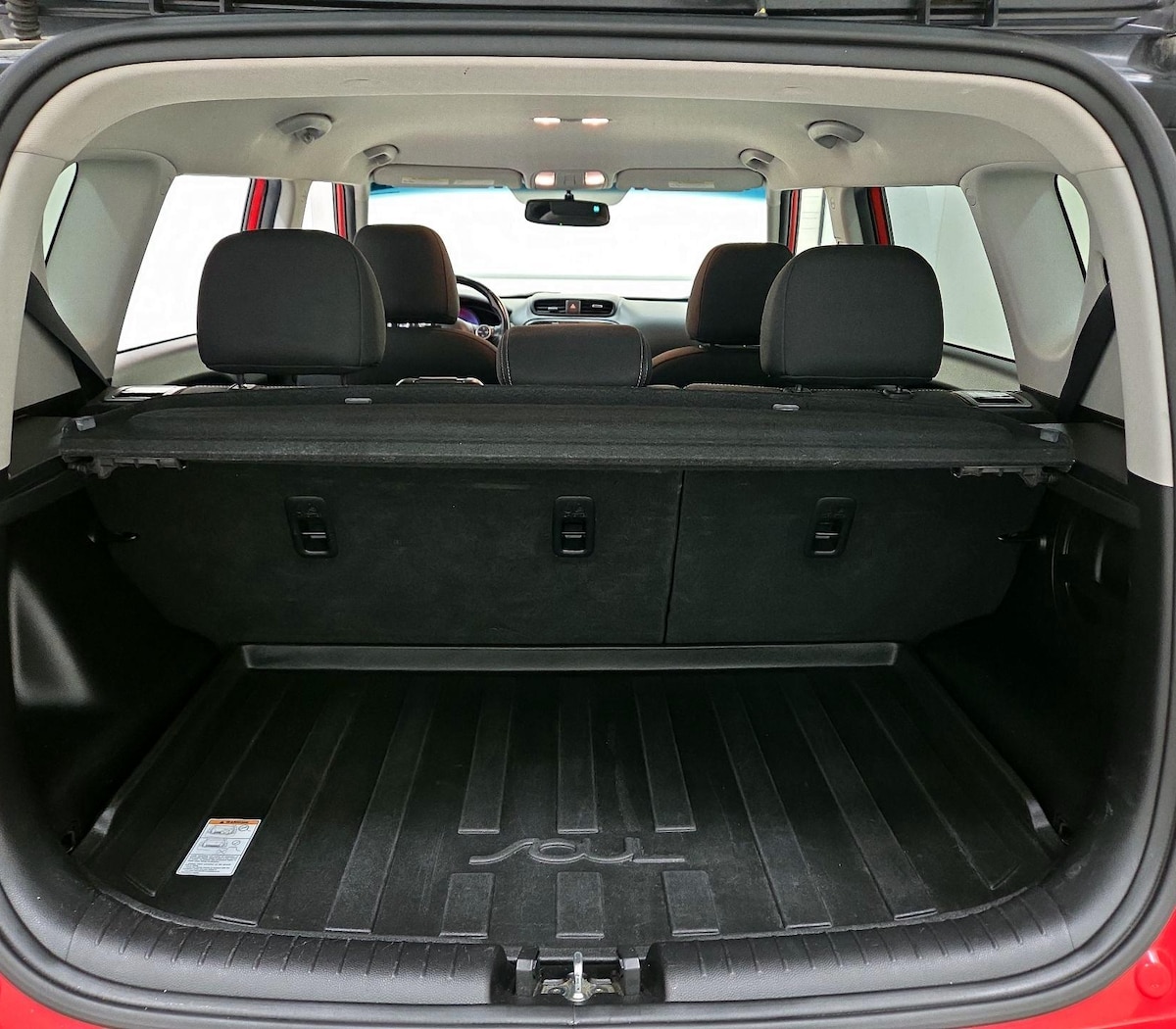 Trunk/Cargo (Seats Up)