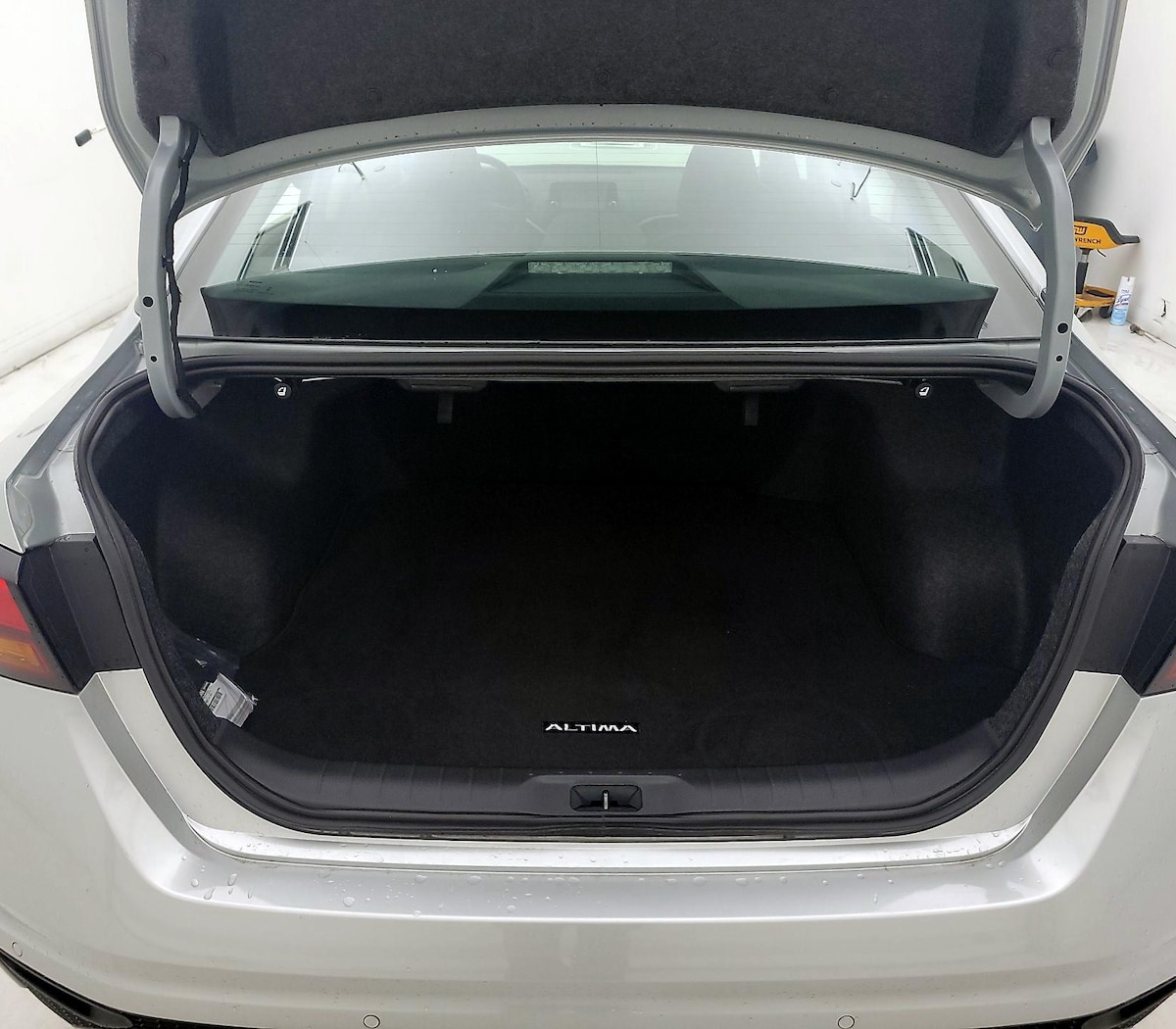 Trunk/Cargo (Seats Up)