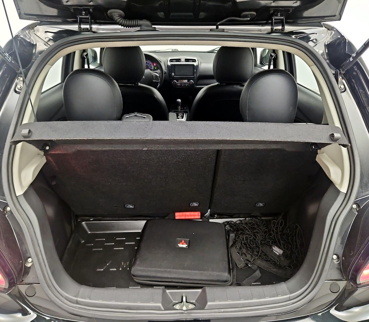 Trunk/Cargo (Seats Up)