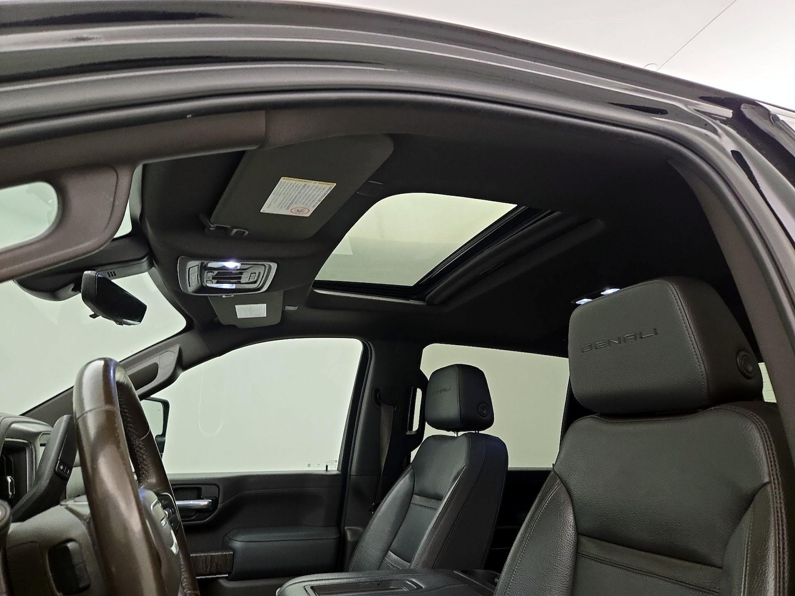 Sunroof(s) & Overhead Airbags