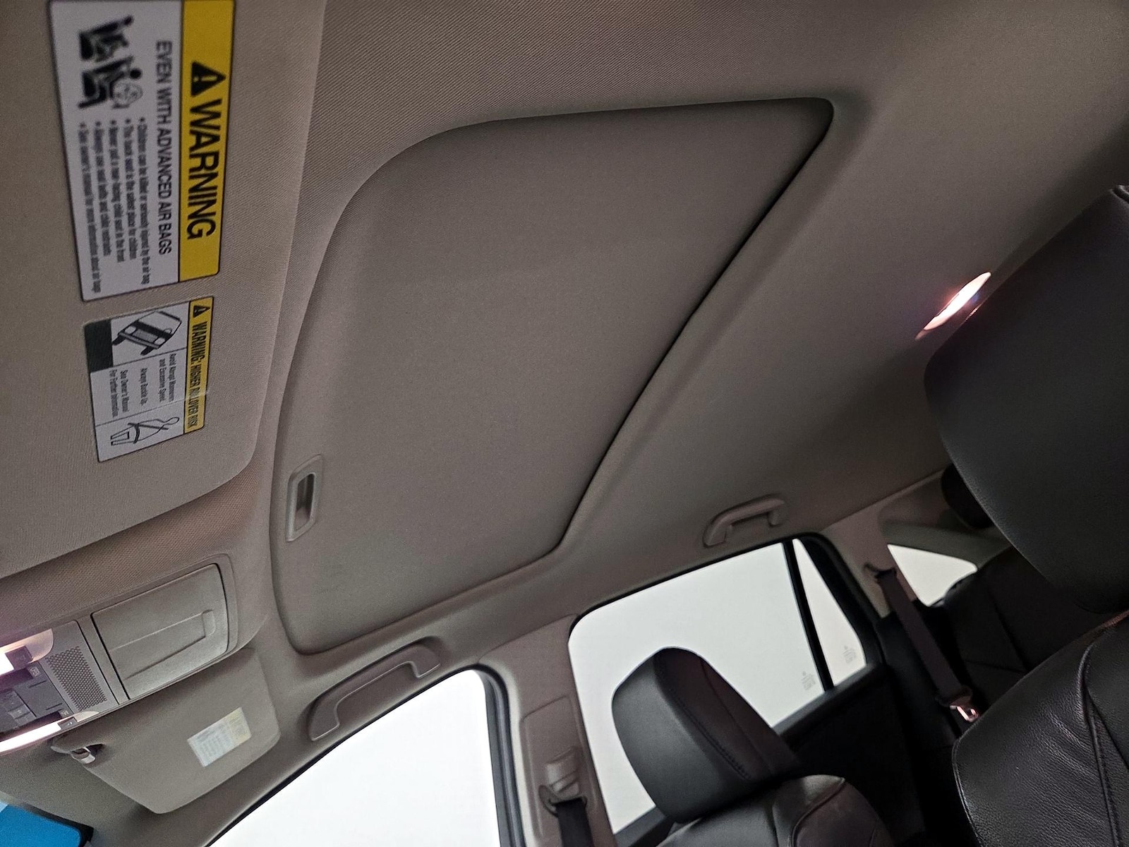 Sunroof(s) & Overhead Airbags