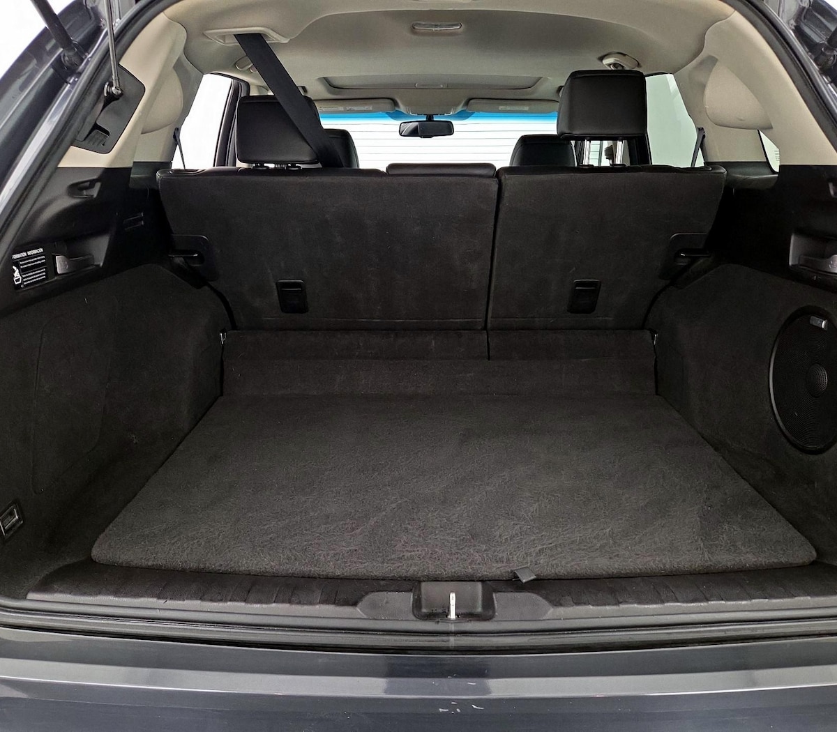 Trunk/Cargo (Seats Up)