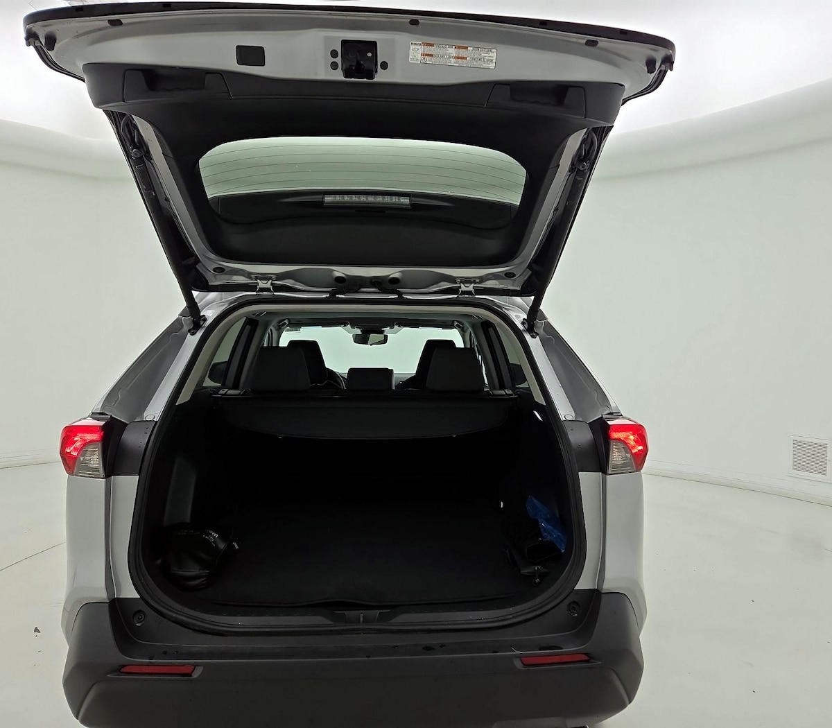 Trunk/Cargo (Seats Up)