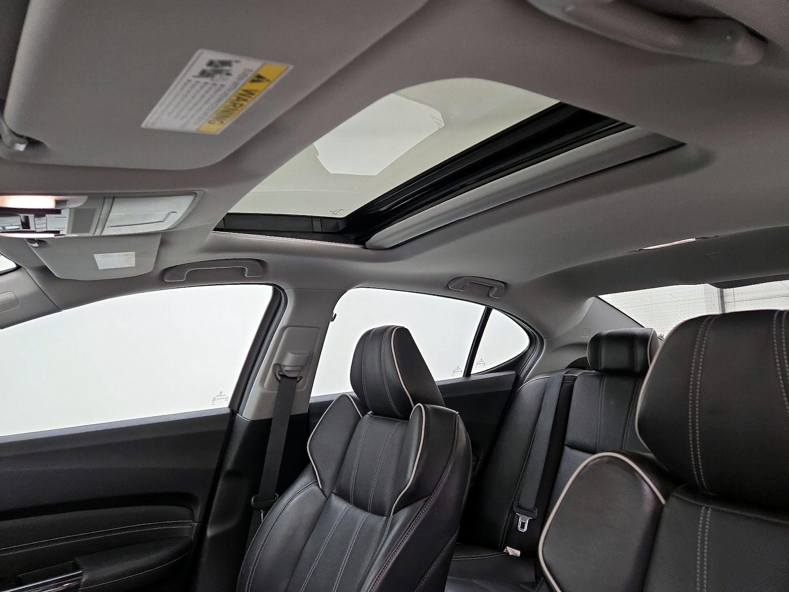 Sunroof(s) & Overhead Airbags