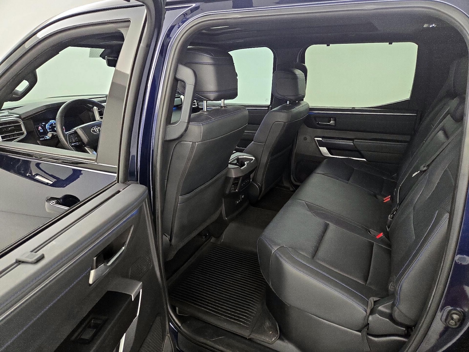 Rear A/C Seat(s)