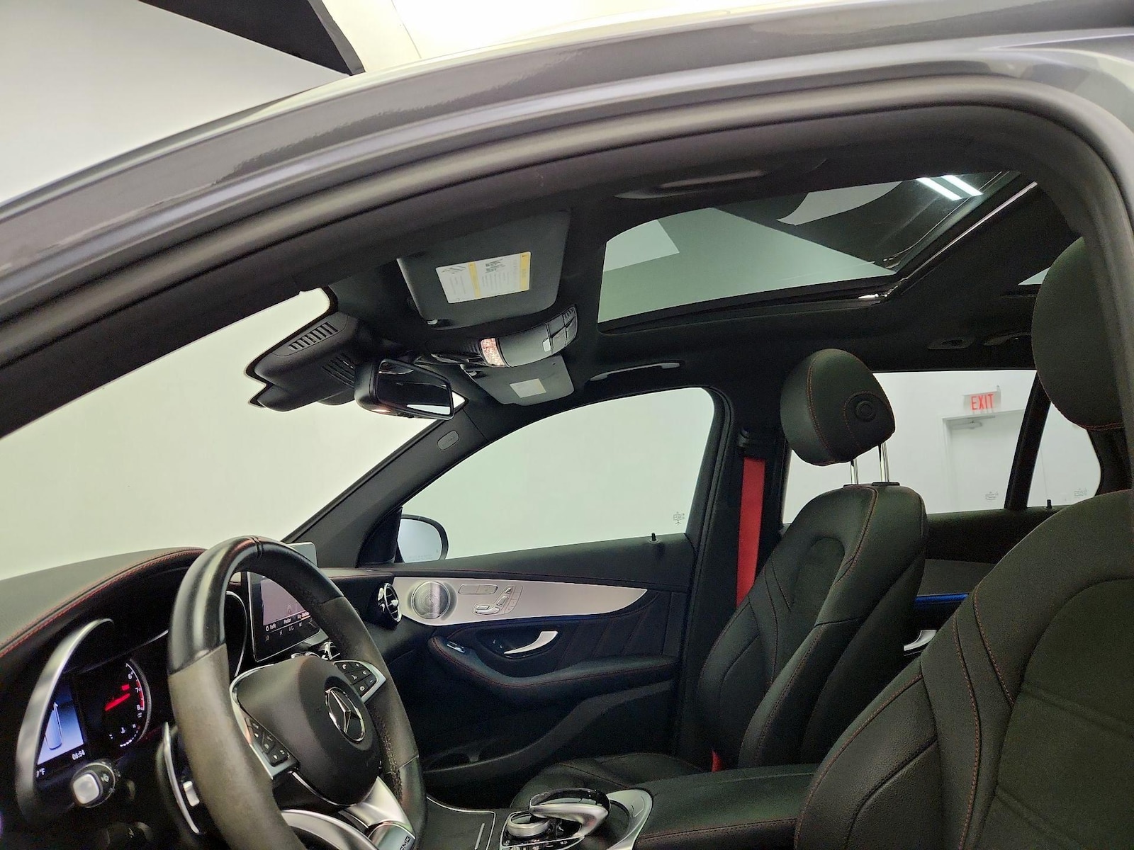 Sunroof(s) & Overhead Airbags