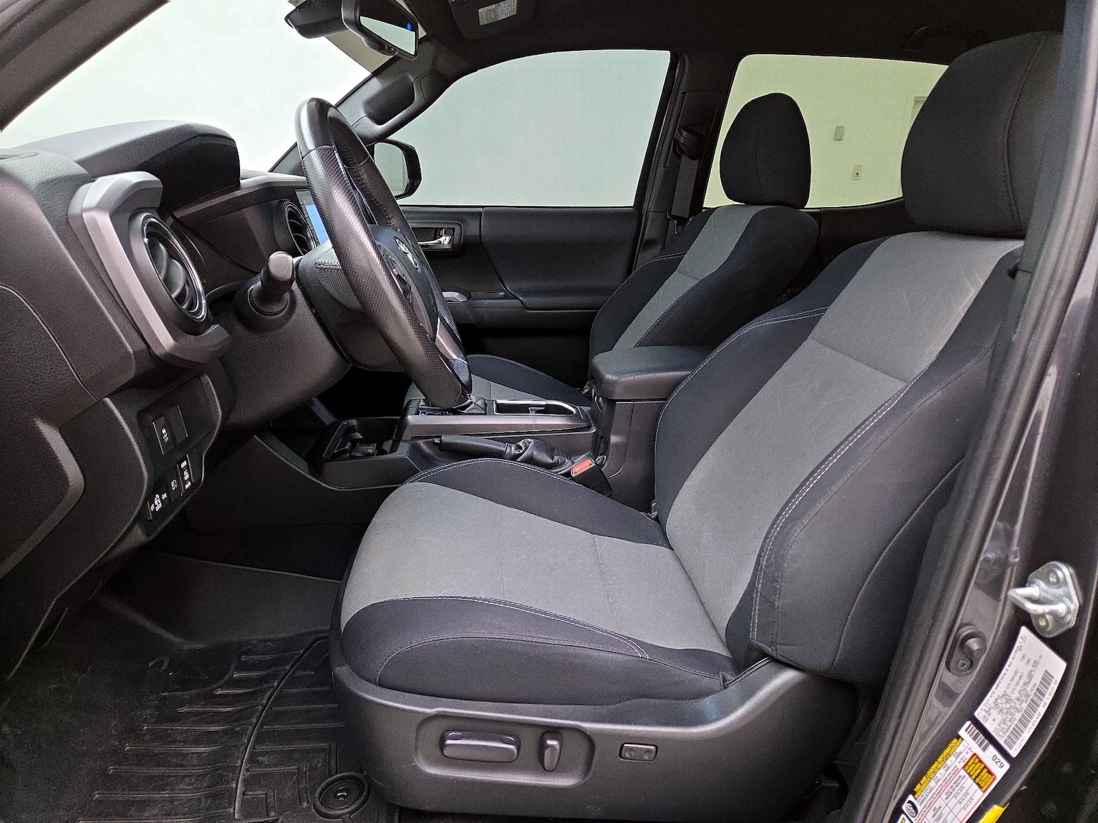 Power Seat(s) & Side Airbags