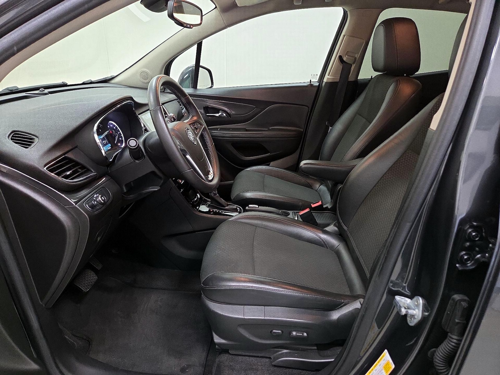 Power Seat(s) & Side Airbags