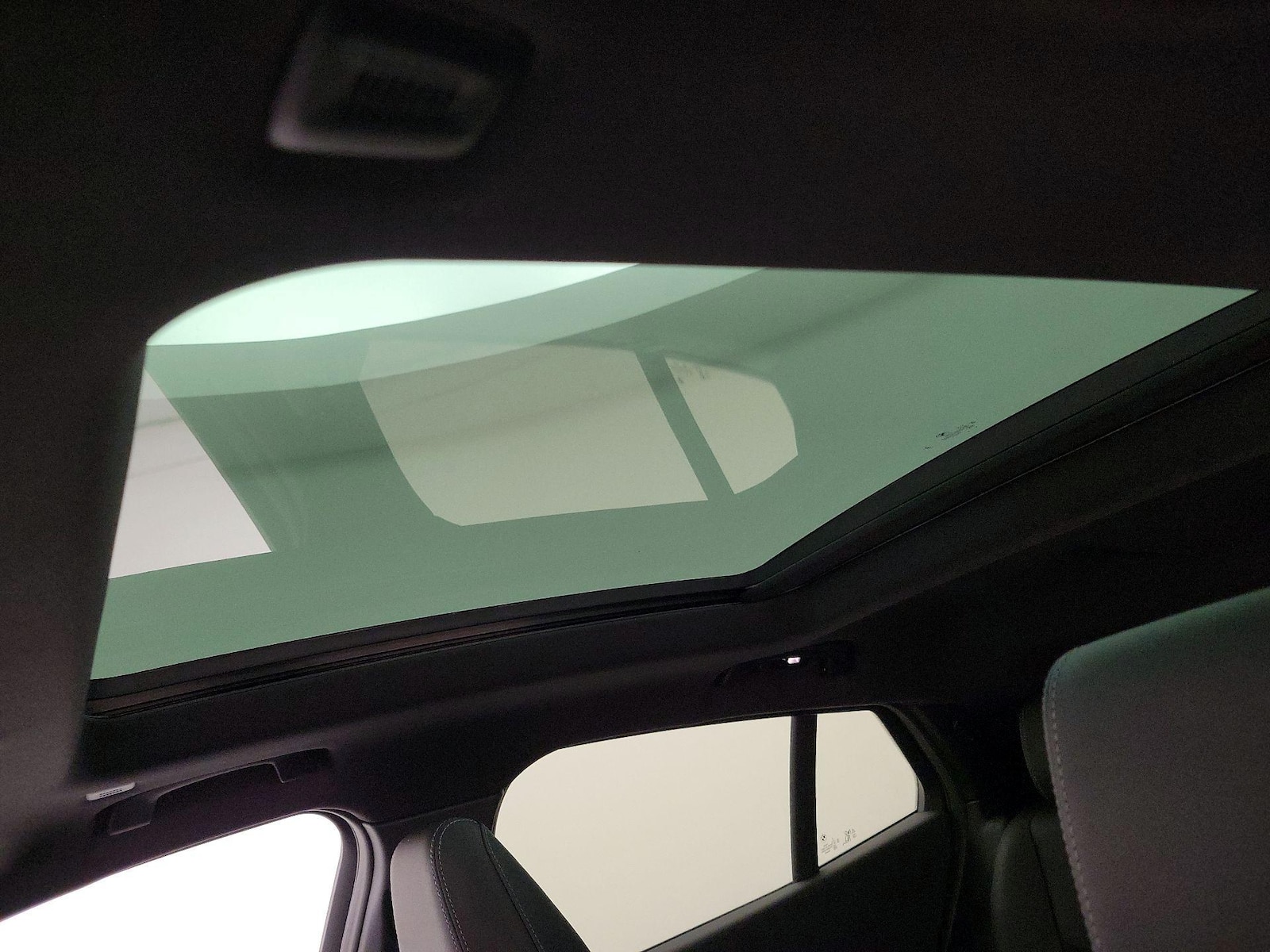 Skylight(s) & Overhead Airbags