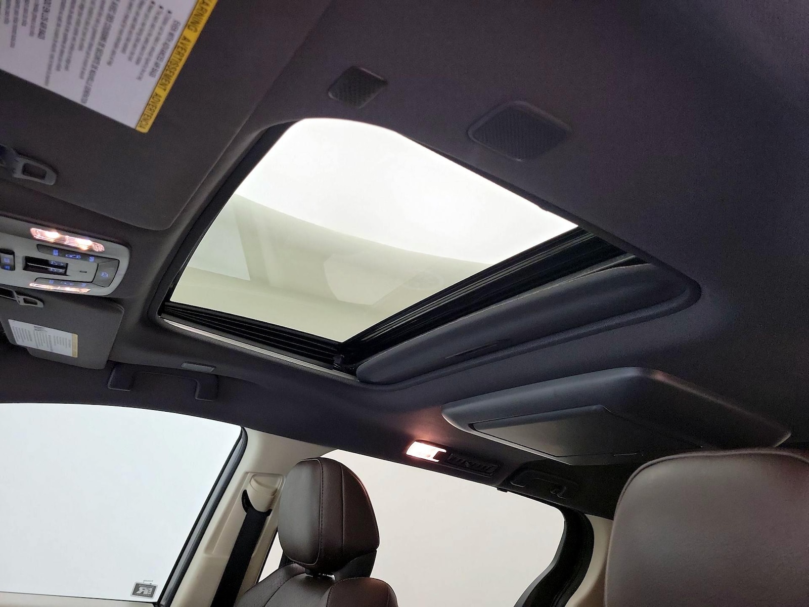 Sunroof(s) & Overhead Airbags