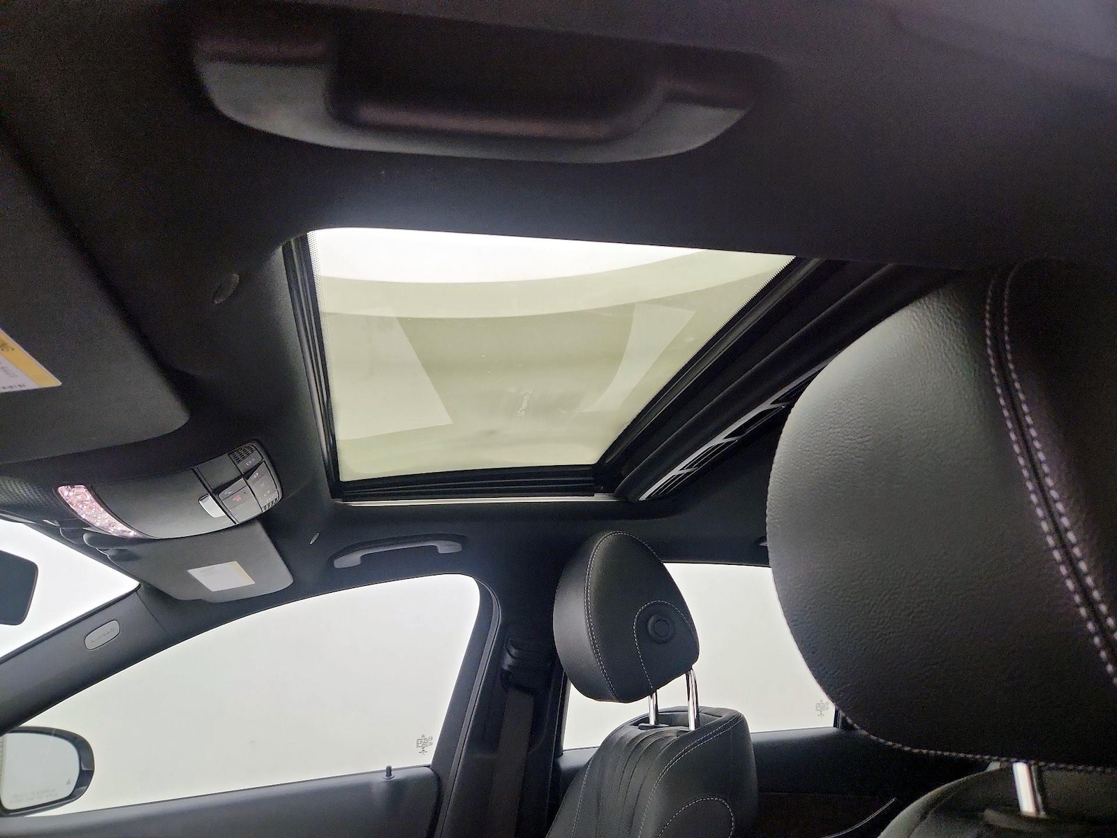 Sunroof(s) & Overhead Airbags