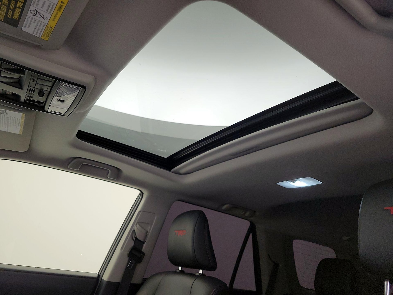 Sunroof(s) & Overhead Airbags