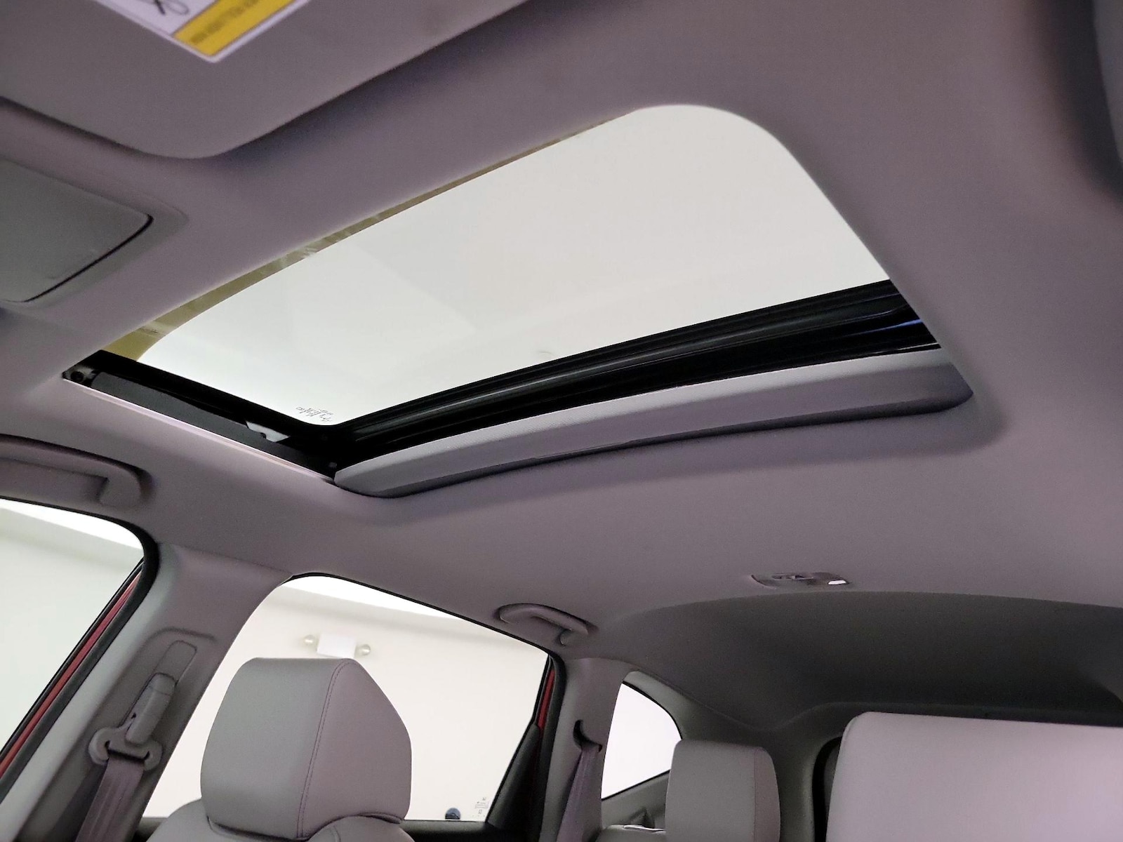 Sunroof(s) & Overhead Airbags