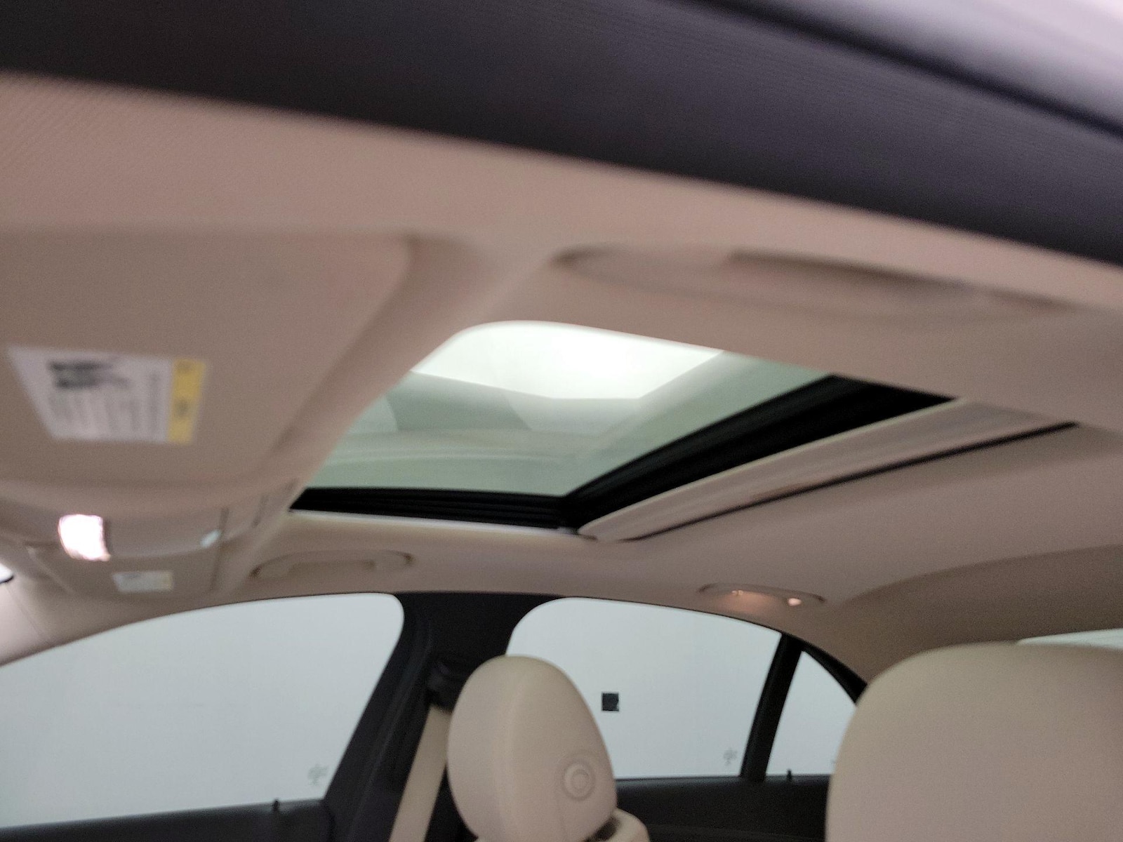 Sunroof(s) & Overhead Airbags