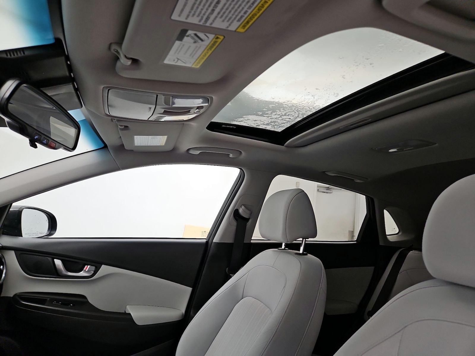 Sunroof(s) & Overhead Airbags