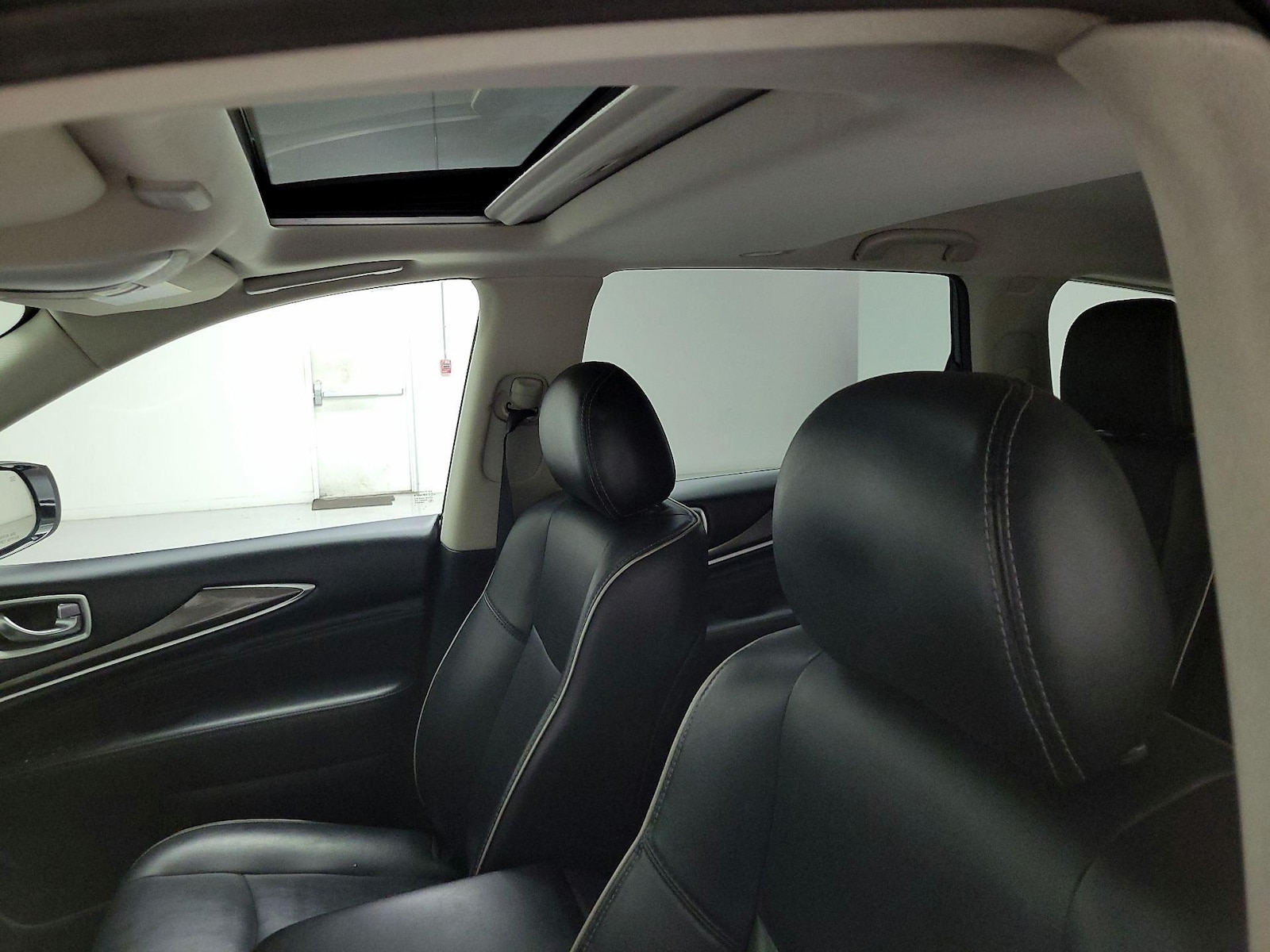 Sunroof(s) & Overhead Airbags