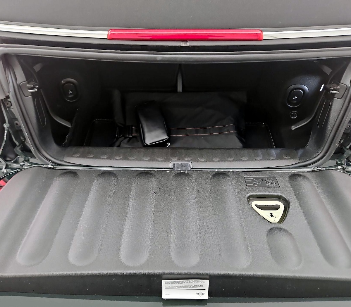 Trunk/Cargo (Seats Up)