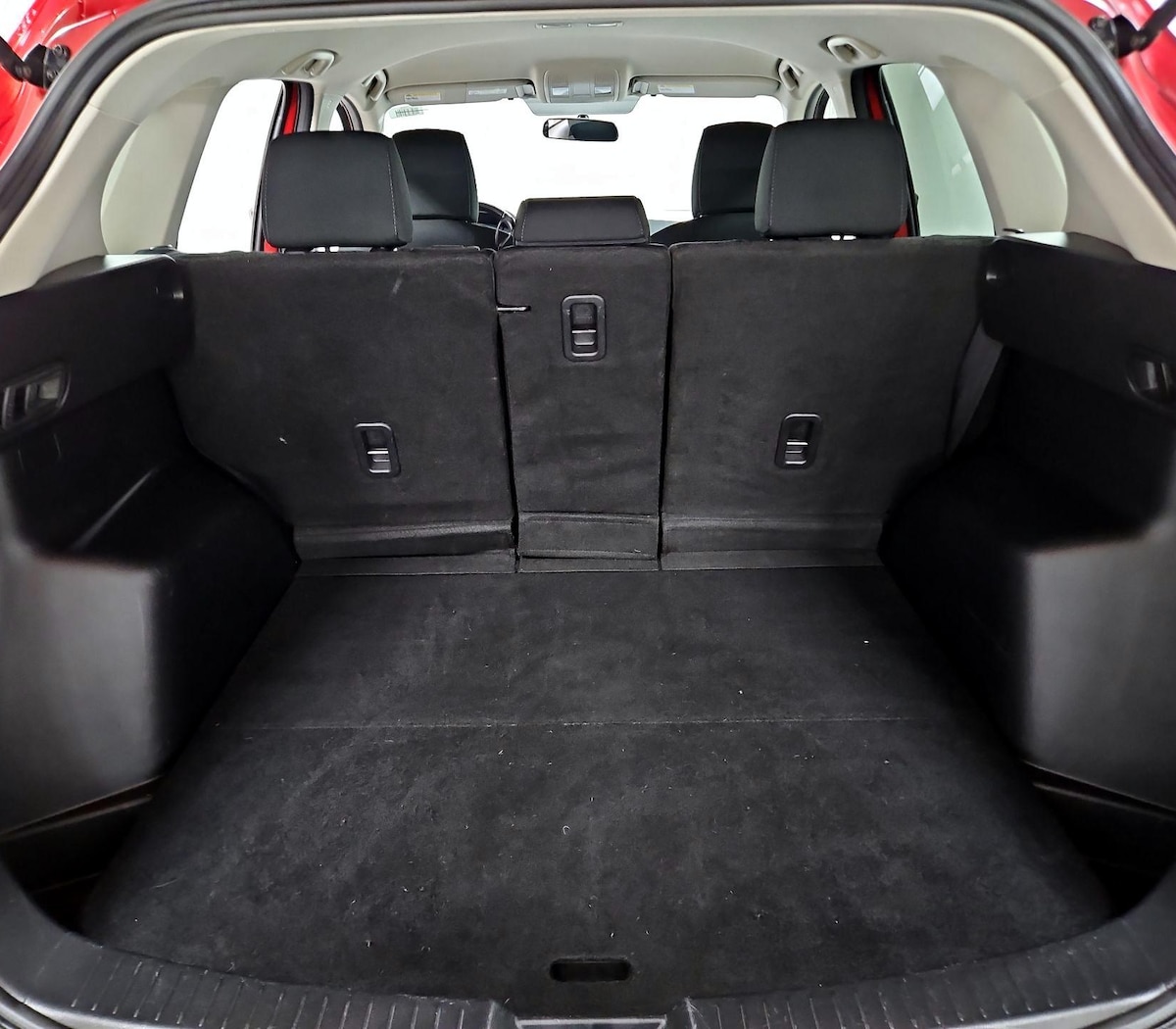 Trunk/Cargo (Seats Up)