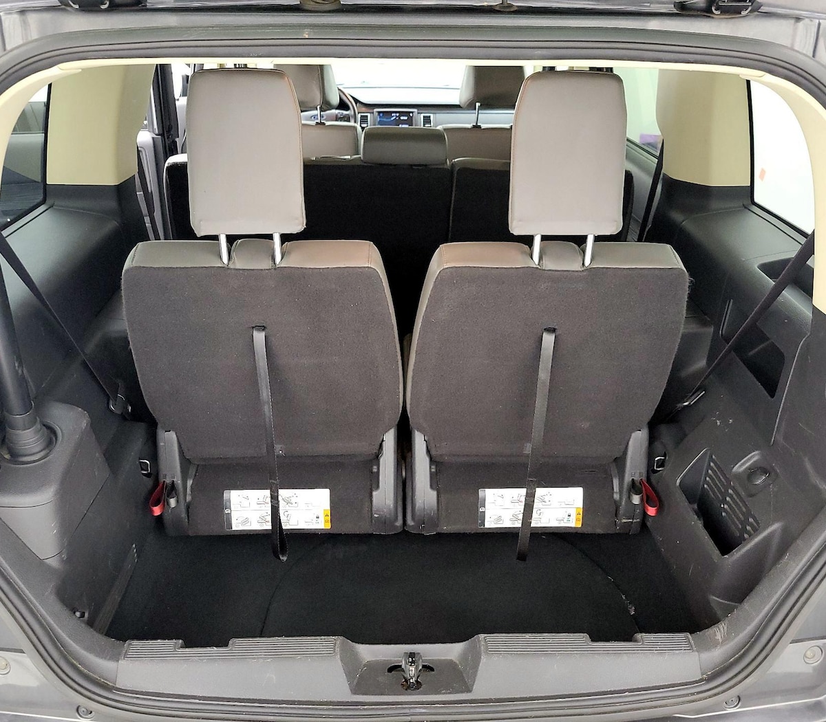 Trunk/Cargo (Seats Up)