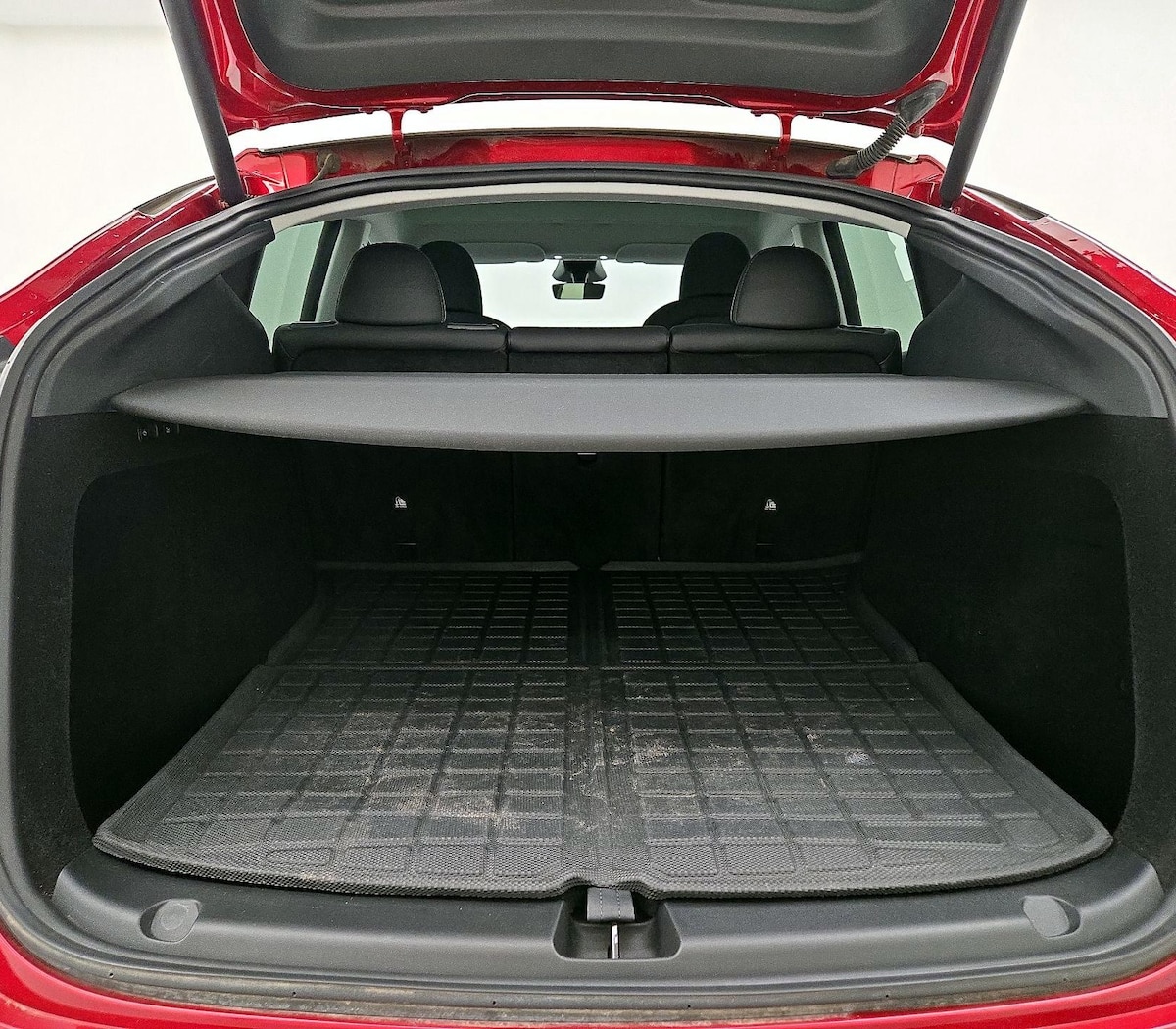 Trunk/Cargo (Seats Up)