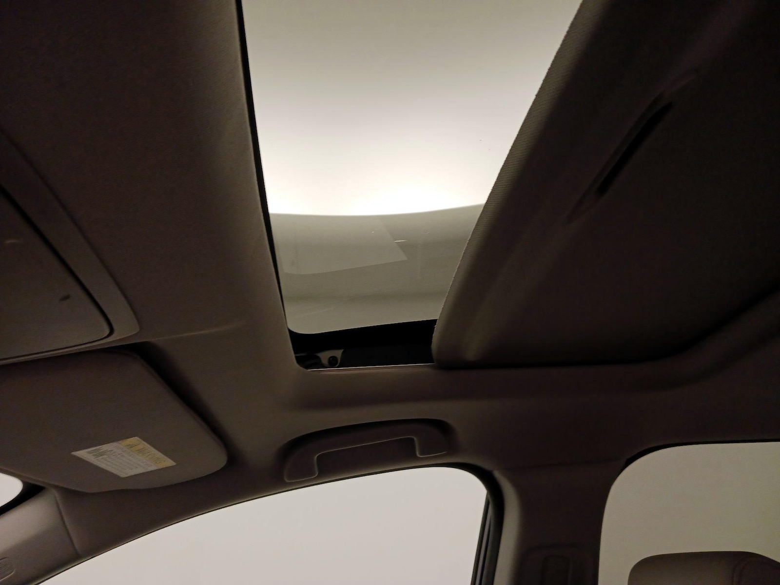 Sunroof(s) & Overhead Airbags