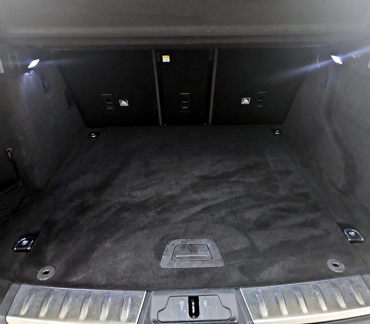 Trunk/Cargo (Seats Up)